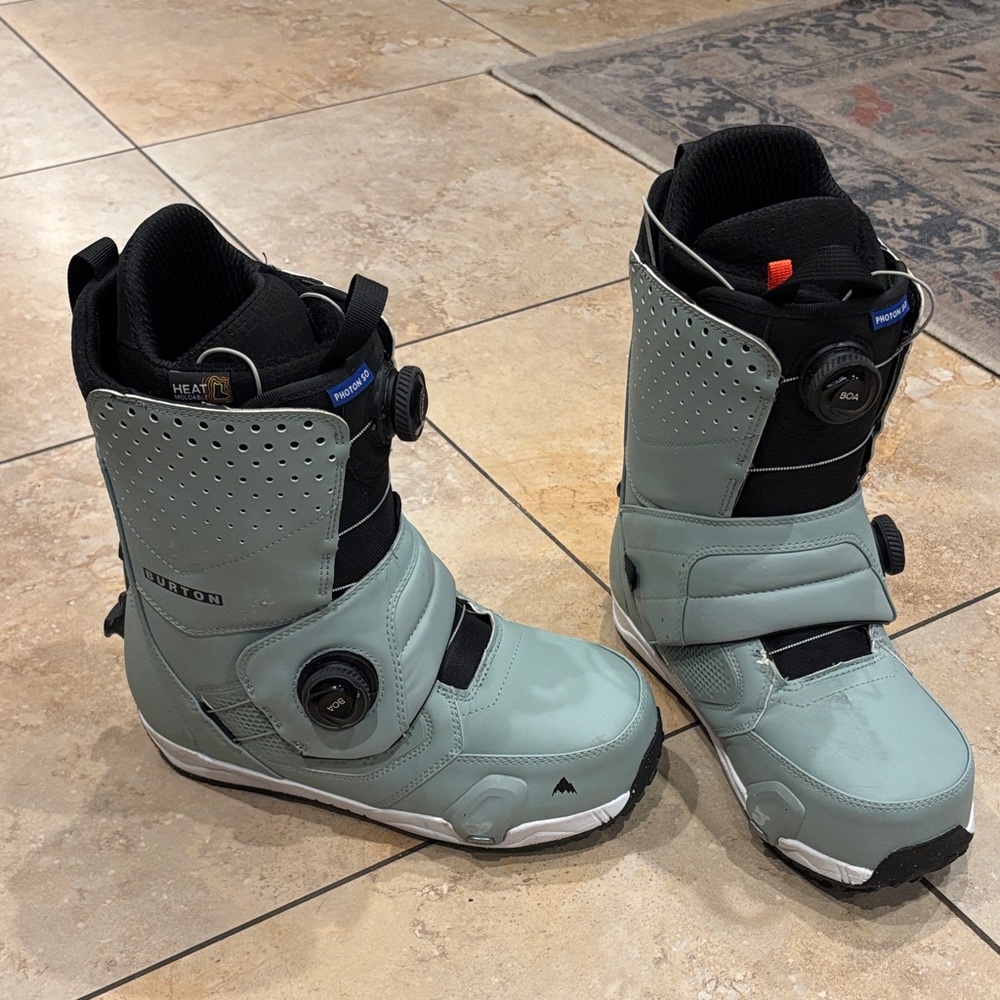 Burton Photon  Snowboard Boots in Mint Green, Step-On Wide. Used 5 Times,